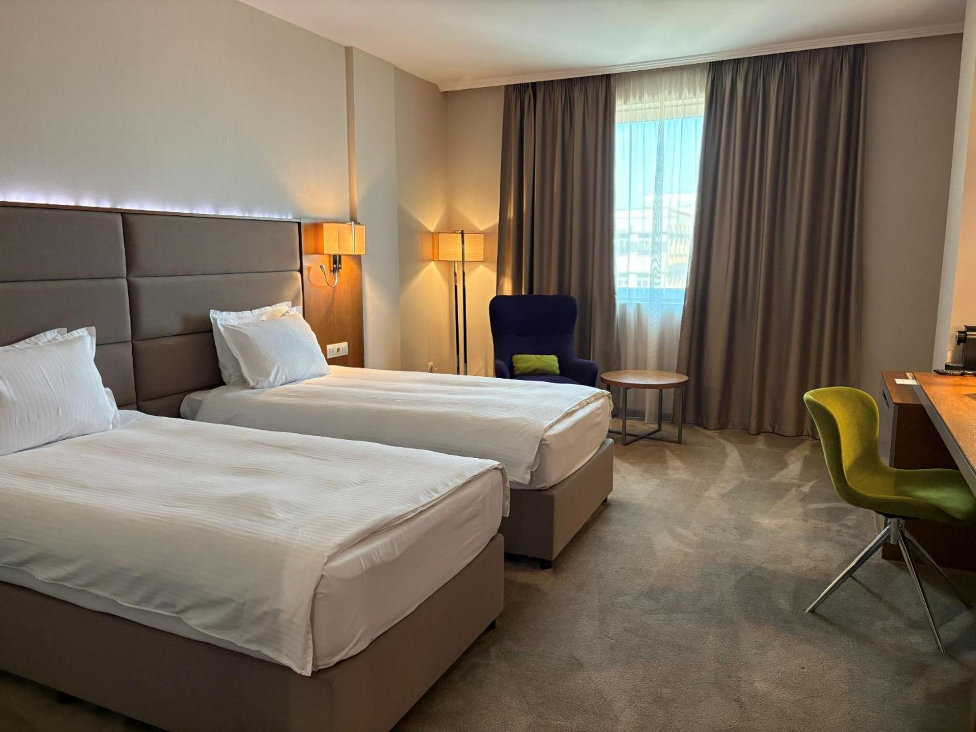 Standard Room 2 Single Beds 25Sqm Wifi Shower