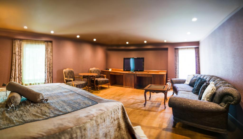 Superior Queen Room